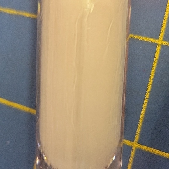 Revolution Eye Chrome Hope Mattte & Metal Liquid Eyeshadow 2.2ml New Sealed Tube - Picture 4 of 4